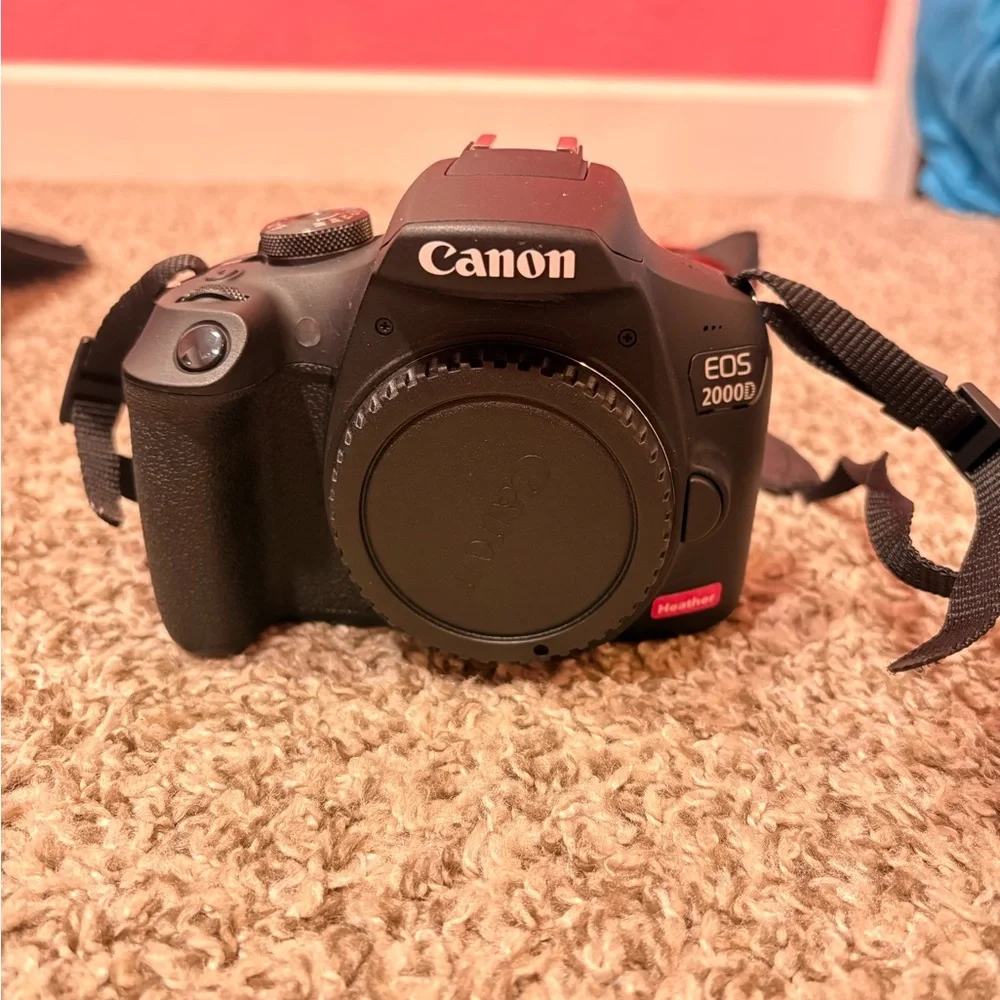 Canon eos d2000 Camera Kit with Accessories